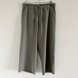 Lululemon On the Fly Wide Leg 7/8 Pant 8
